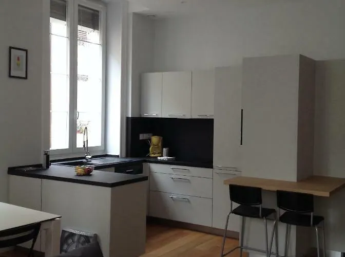 Charme Et Modernite Au Coeur De Apartment *