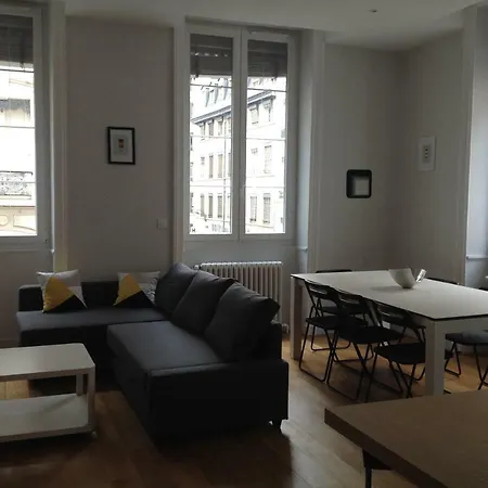 Charme Et Modernité Au Cœur De *