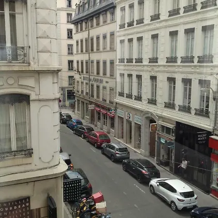 Apartamento Charme Et Modernite Au Coeur De *
